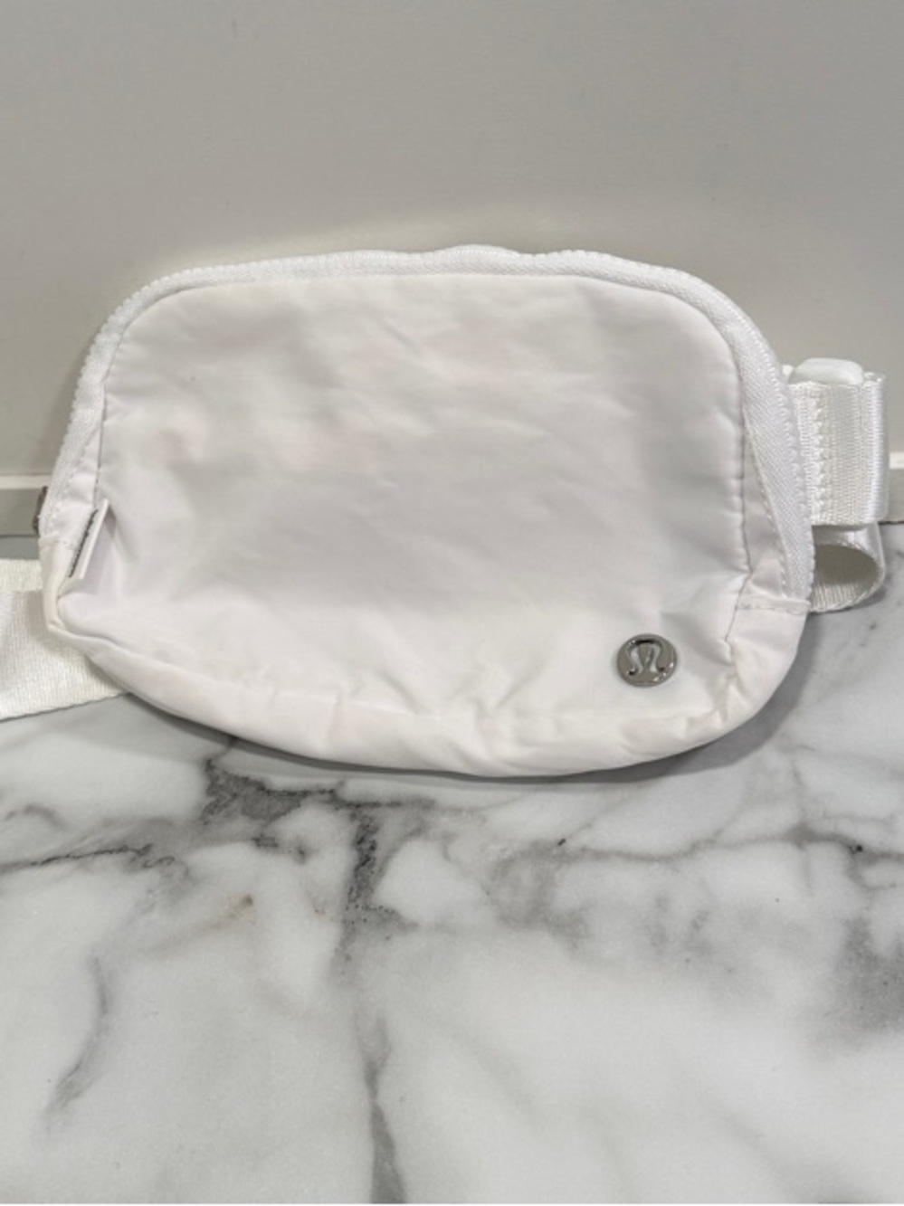 Lululemon Everywhere Belt Bag 1L in white minimalist